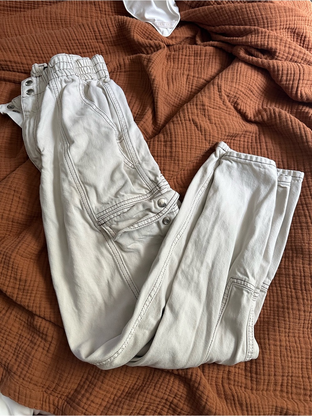 BDG Cream Boyfriend Jogger Jeans